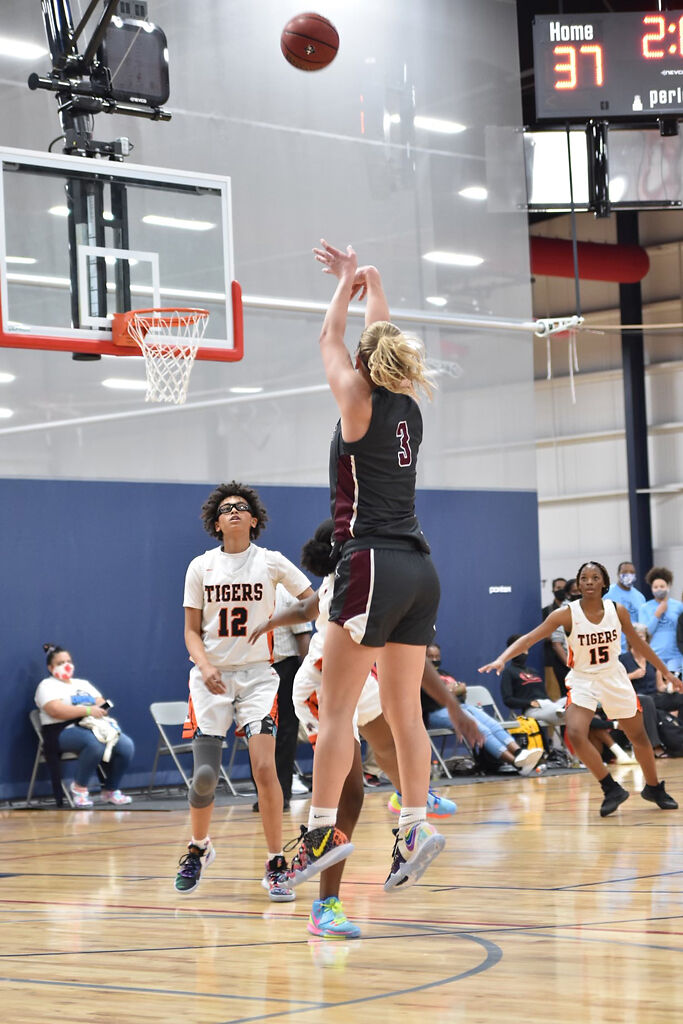 Potts plays basketball at Seffner High School